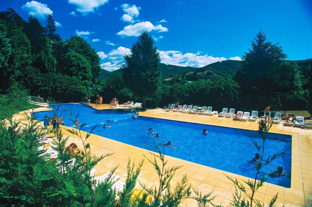 Camping Paradis Marmotel แซงต์-เชอนีส-ดอลต์ ภายนอก รูปภาพ