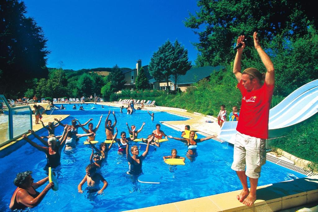 Camping Paradis Marmotel แซงต์-เชอนีส-ดอลต์ ภายนอก รูปภาพ